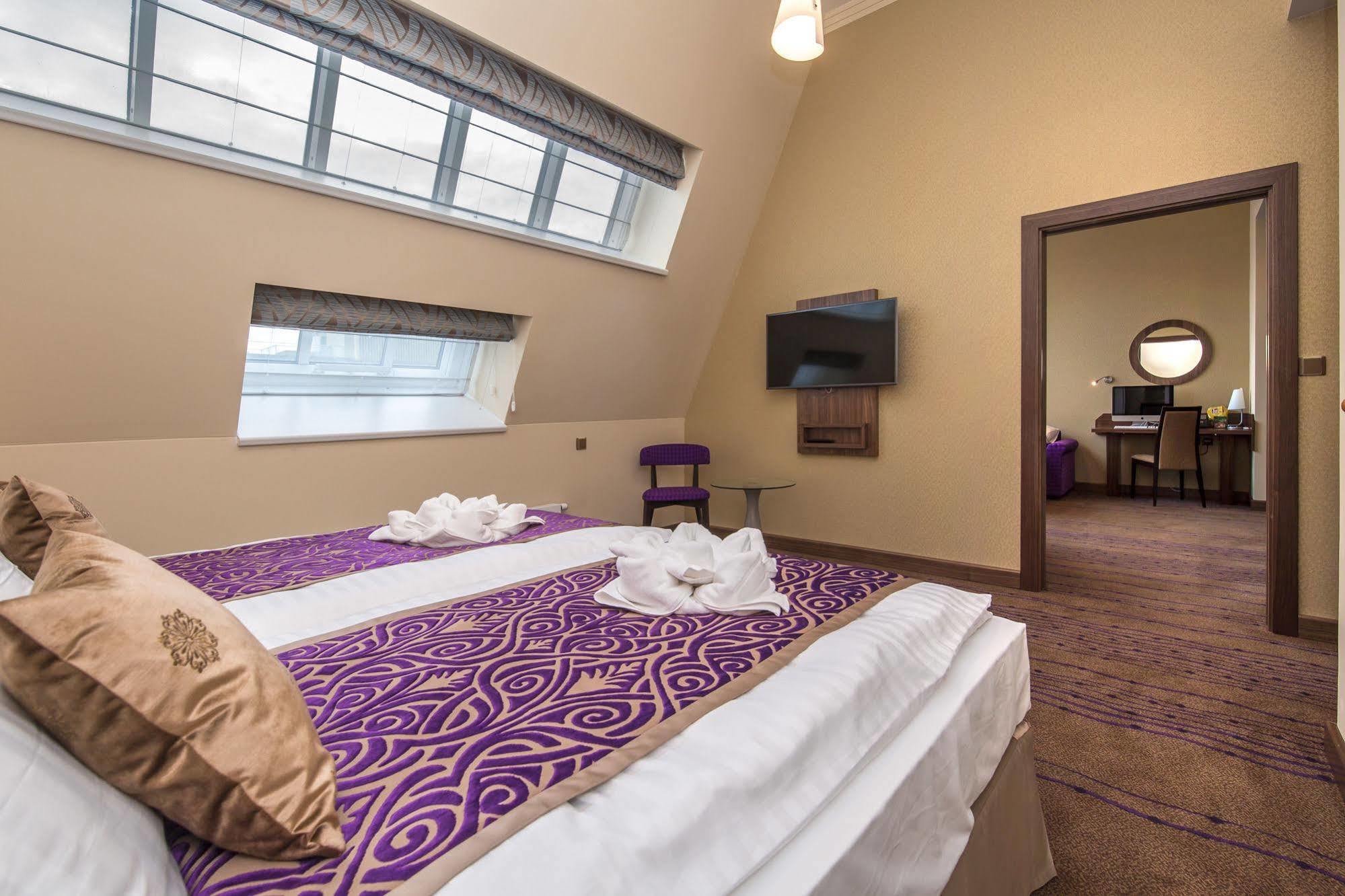 Merchants Crown Suites And Spa Hotel Prague