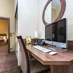 Merchants Crown Suites And Spa