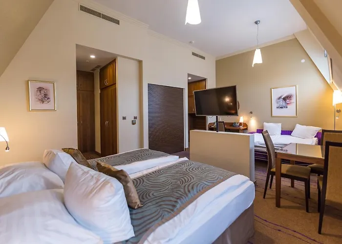 Merchants Crown Suites And Spa