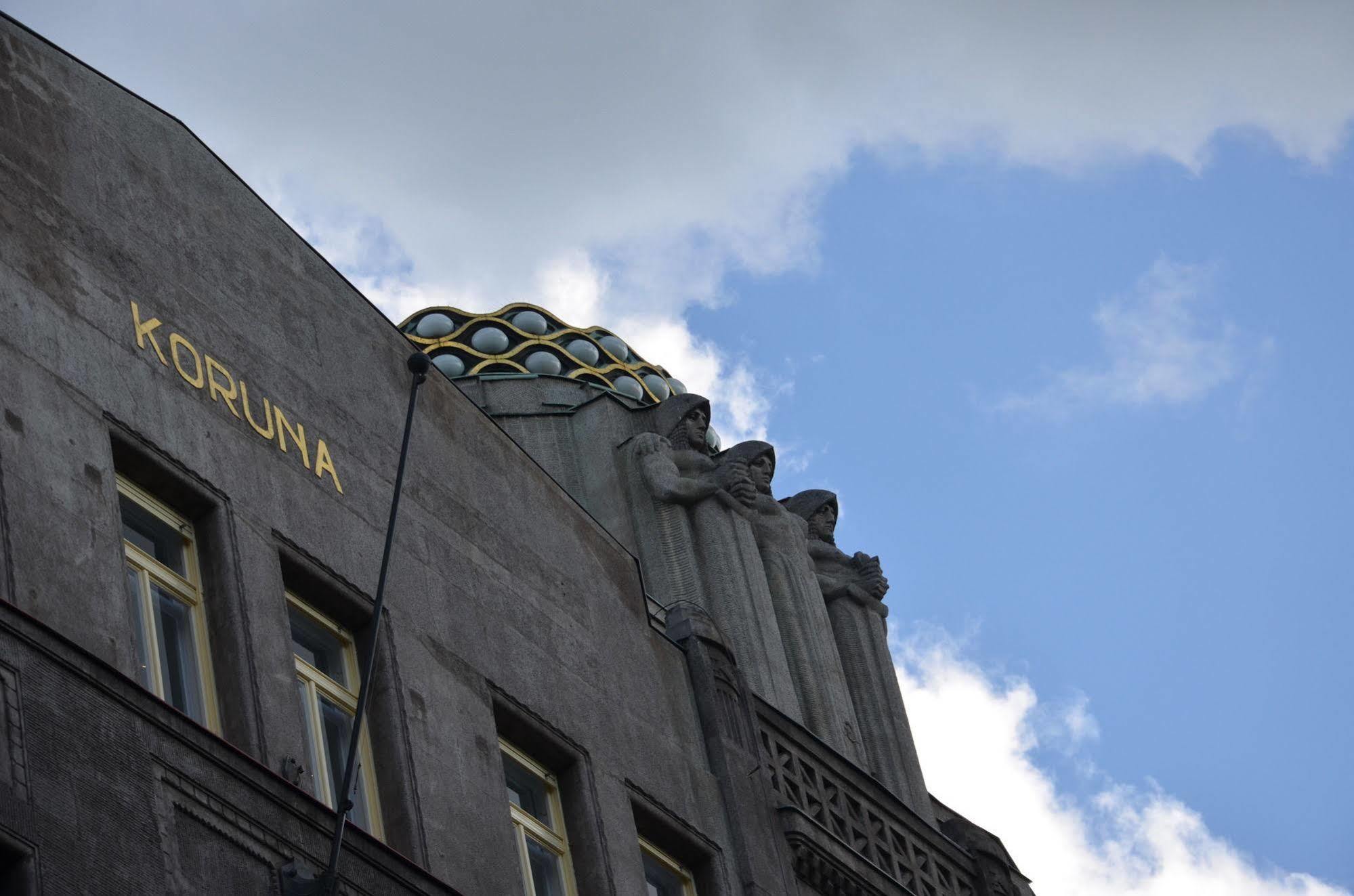 Merchants Crown And 5* Prague
