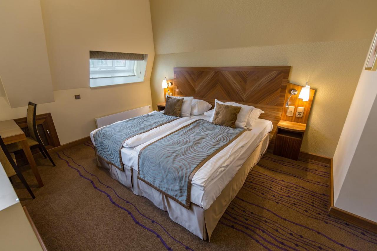Merchants Crown And Hotel 5*